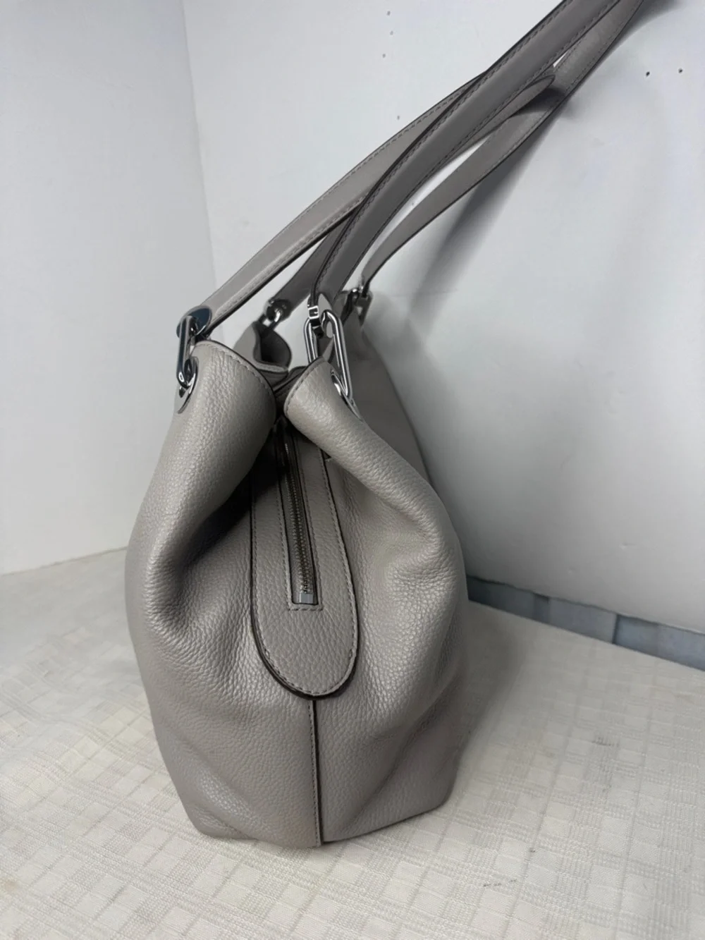 Michael Kors Raven Large Pebbled Leather Tote, Pearl Grey Bag /Wallet set.